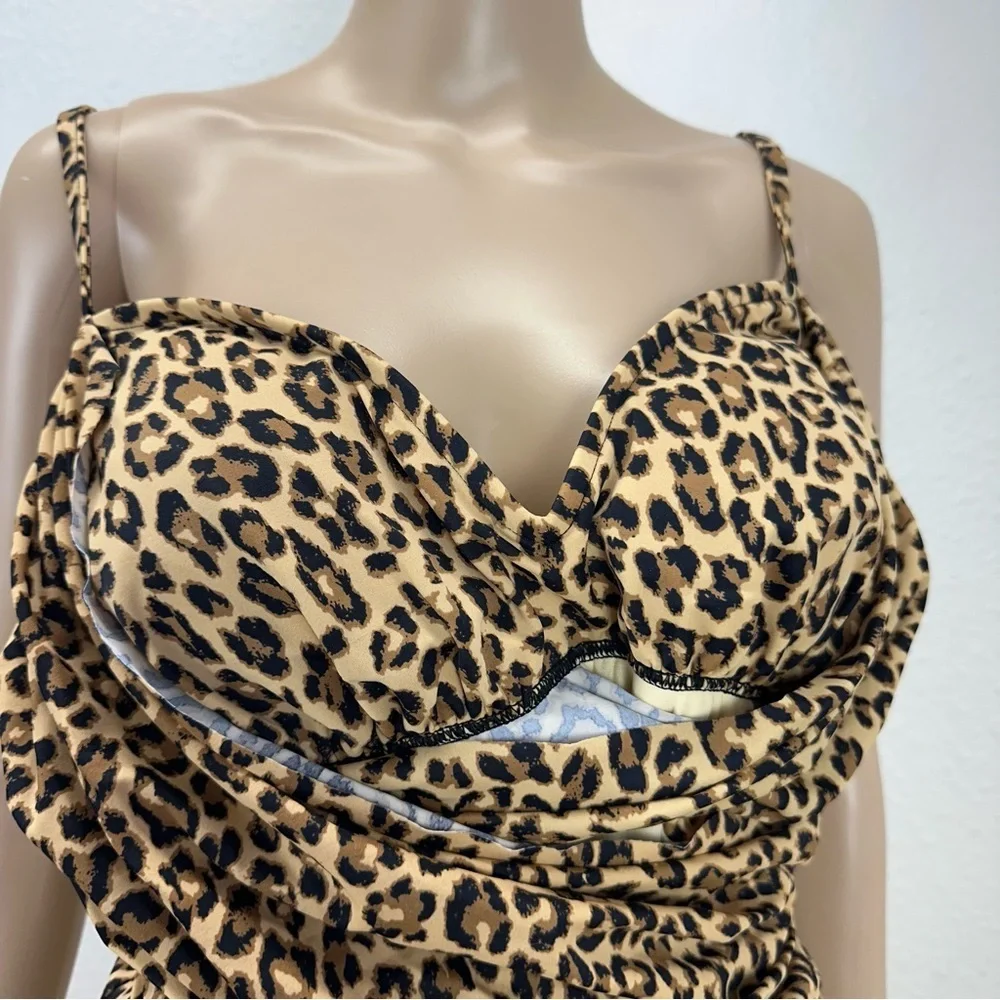 Aqua Green Women's Animal Print Twist Front One Piece Swimsuit Size XL …